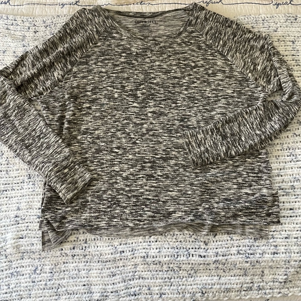 American Eagle Outfitters Soft& Sexy Plush in size medium long sleeve shirt